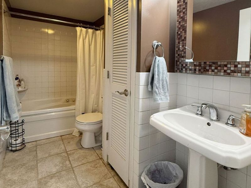 11020 Detroit Avenue, Unit NE4, Cleveland, OH 44102 Photo 13