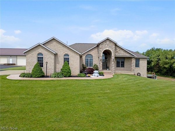 8233 Township Road 466 , Lakeville, OH 44638