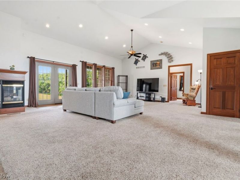 8233 Township Road 466, Lakeville, OH 44638 Photo 10