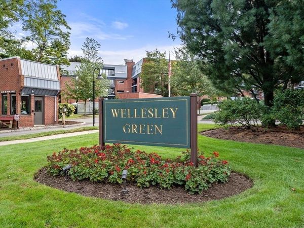 65 Grove St, Unit 444, Wellesley, MA 02482