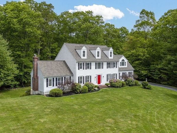 53 Arnold Way, Uxbridge, MA 01569