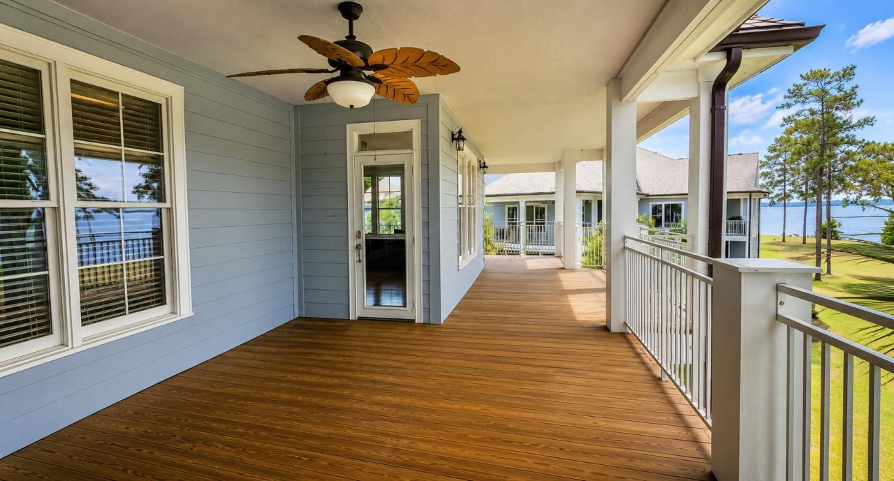 1104 Bridgeview Lane Photo 6