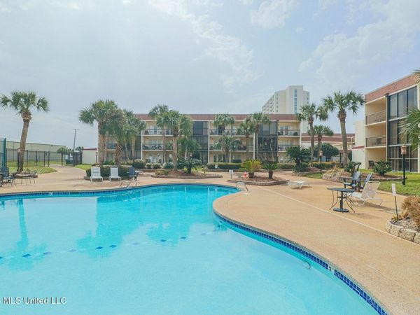 2046 Beach Boulevard, Biloxi, MS 39531