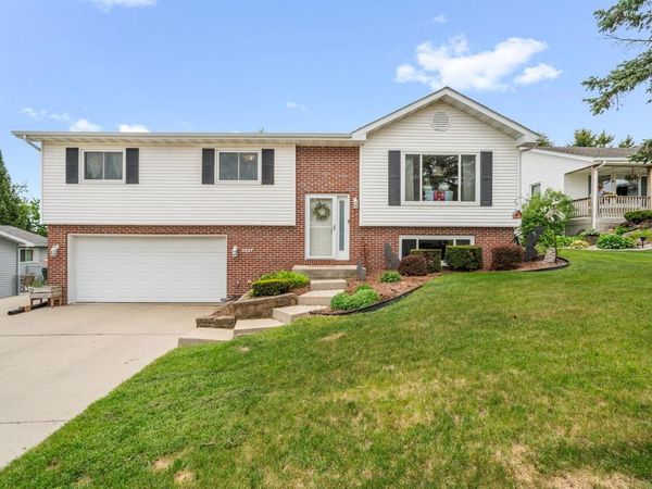 3227 Windsor PLACE, West Bend, WI 53090