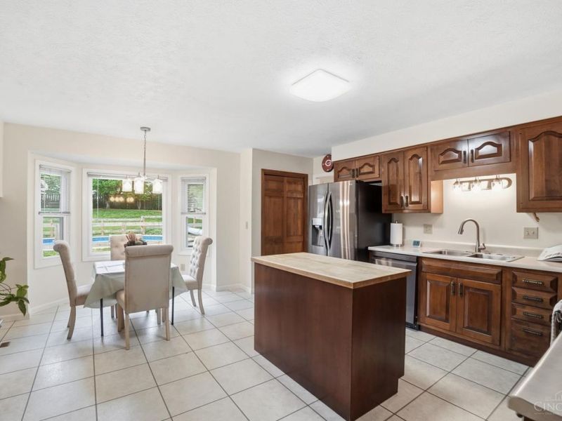 137 Palm Springs Drive, Fairfield, OH 45014 Photo 8