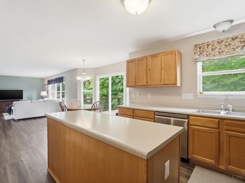 8777 Woolstone Court, Hamilton Twp, OH 45039 Photo 14