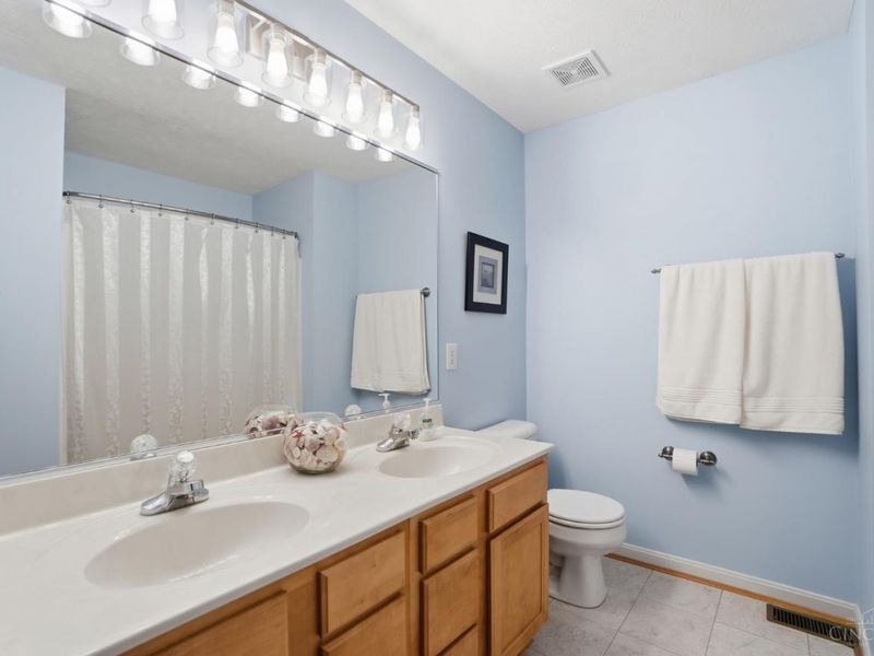 8777 Woolstone Court, Hamilton Twp, OH 45039 Photo 24