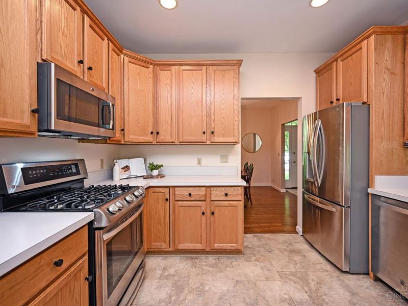 913 Bilamy Court, Springfield Twp., OH 45224 Photo 7