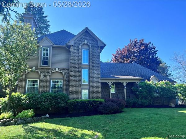 6182 Ledwin Drive, Troy, MI 48098