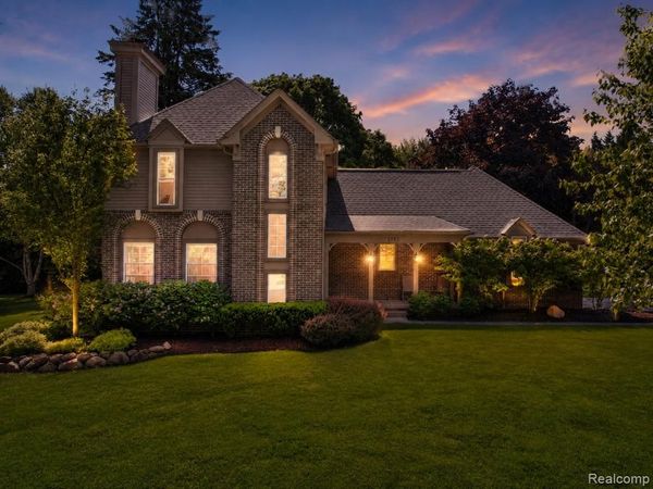 6182 Ledwin Drive, Troy, MI 48098