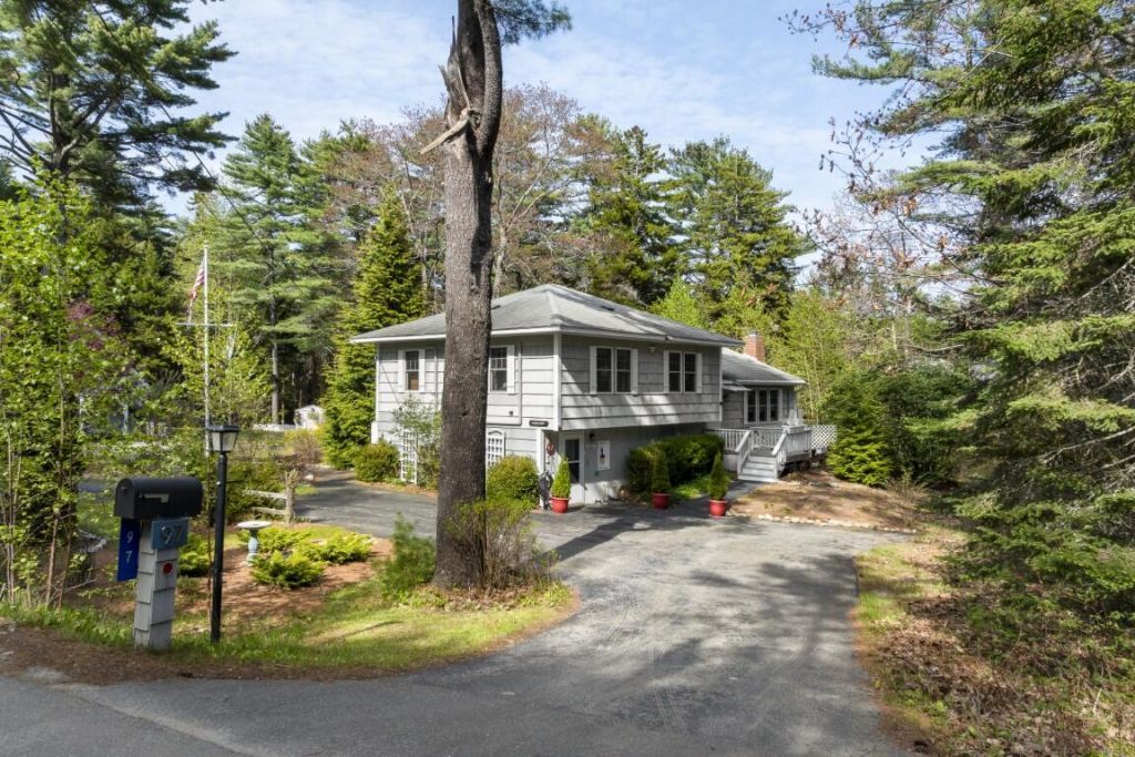 97 Presley Drive, Boothbay, ME 04544 Main Photo