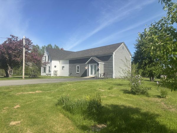 8 Lester Lane, Burnham, ME 04988