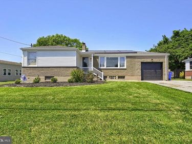 2740 CLEARBROOK BOULEVARD, YORK, PA 17406