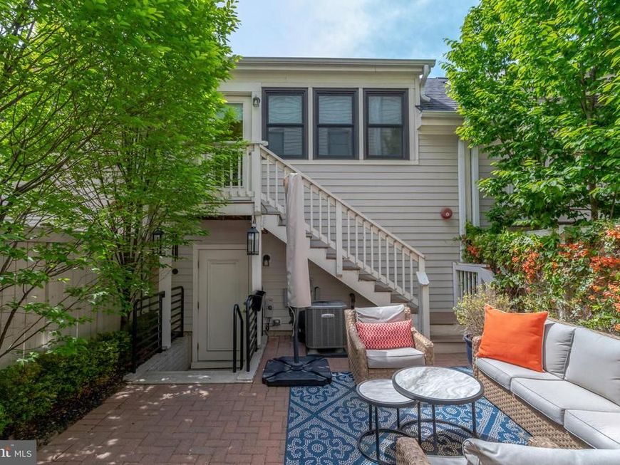 2104 Main Line Boulevard , Alexandria, VA 22301 Main Photo