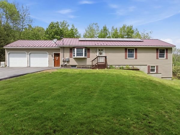 812 Wauwinet Rd, Barre, MA 01005