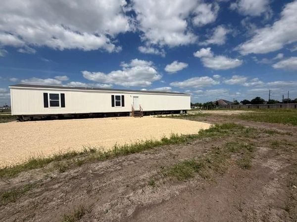 116 Mazatlan DR, Del Valle, TX 78617