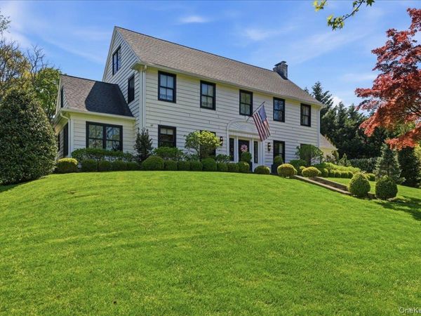 96 10th Street , Garden City, NY 11530