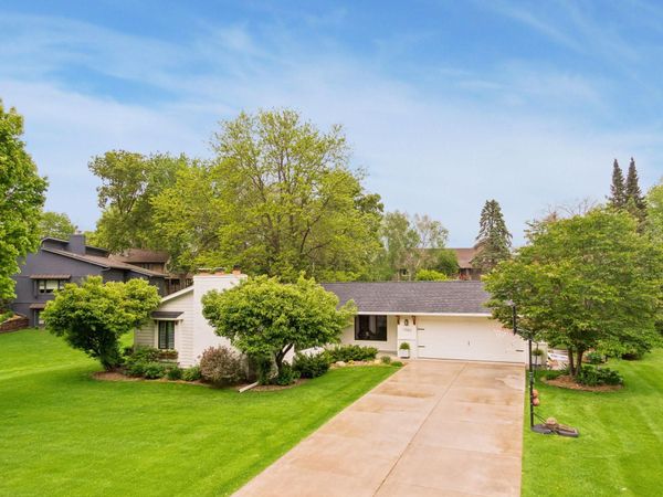 17950 3rd Avenue N, Plymouth, MN 55447