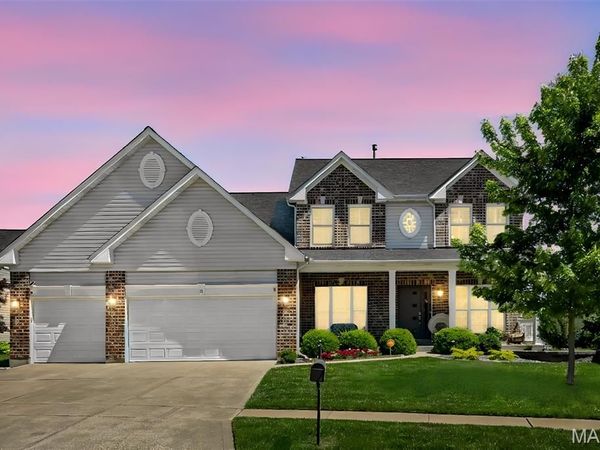 46 Heritage Pointe Circle, Fenton, MO 63026