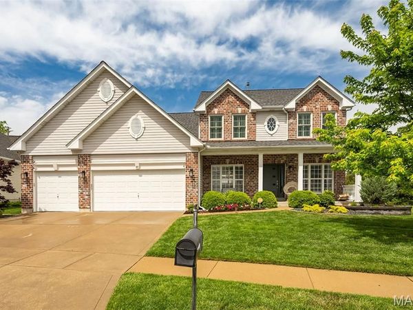 46 Heritage Pointe Circle, Fenton, MO 63026