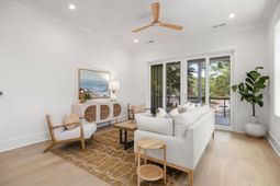 582 Pelican Court photo 4