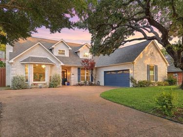 8814 Sanshire Avenue, Dallas, TX 75231