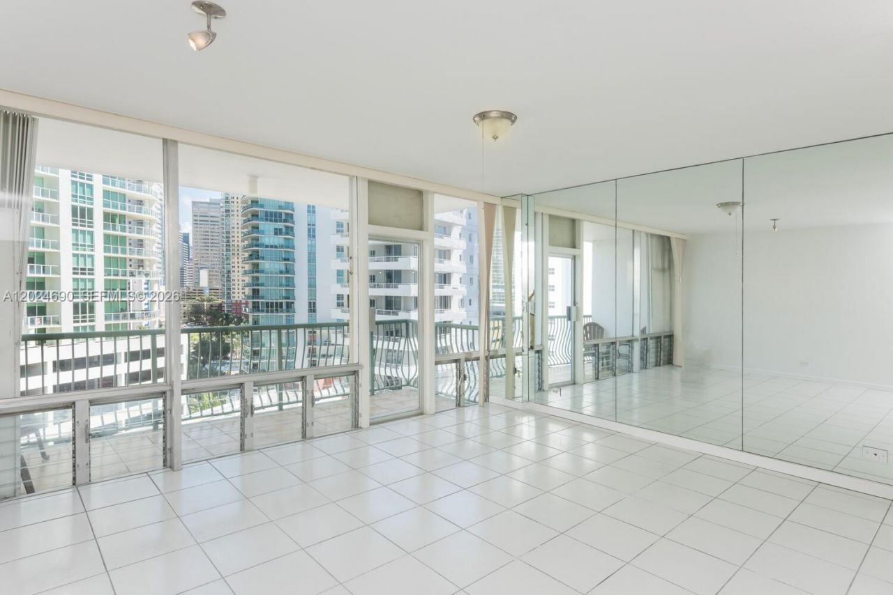 1408 Brickell Bay Dr , Unit 1116, Miami, FL 33131 Photo