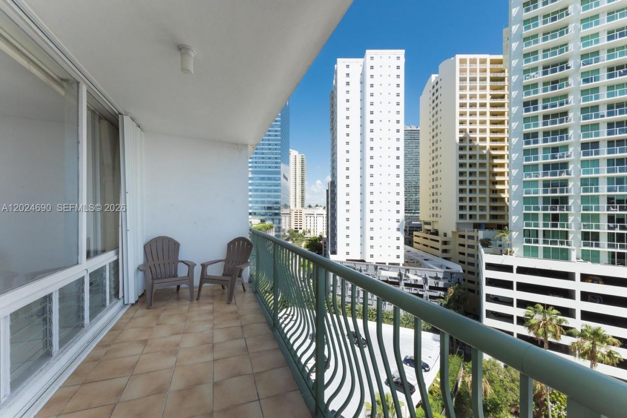 1408 Brickell Bay Dr , Unit 1116, Miami, FL 33131 Photo