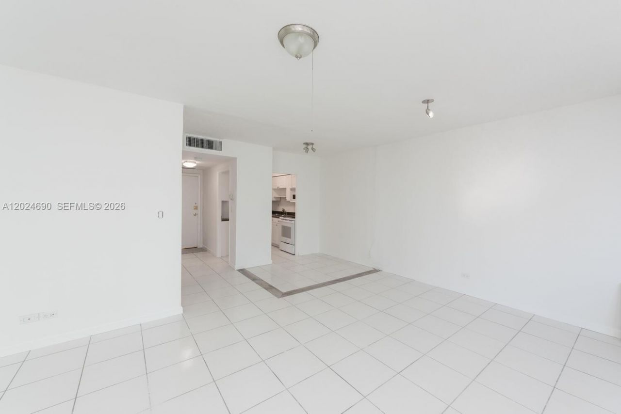 1408 Brickell Bay Dr , Unit 1116, Miami, FL 33131 Photo