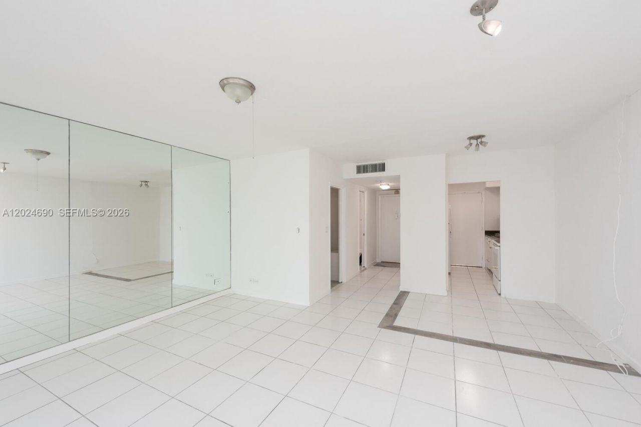 1408 Brickell Bay Dr , Unit 1116, Miami, FL 33131 Photo