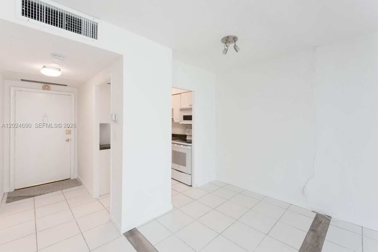 1408 Brickell Bay Dr , Unit 1116, Miami, FL 33131 Photo