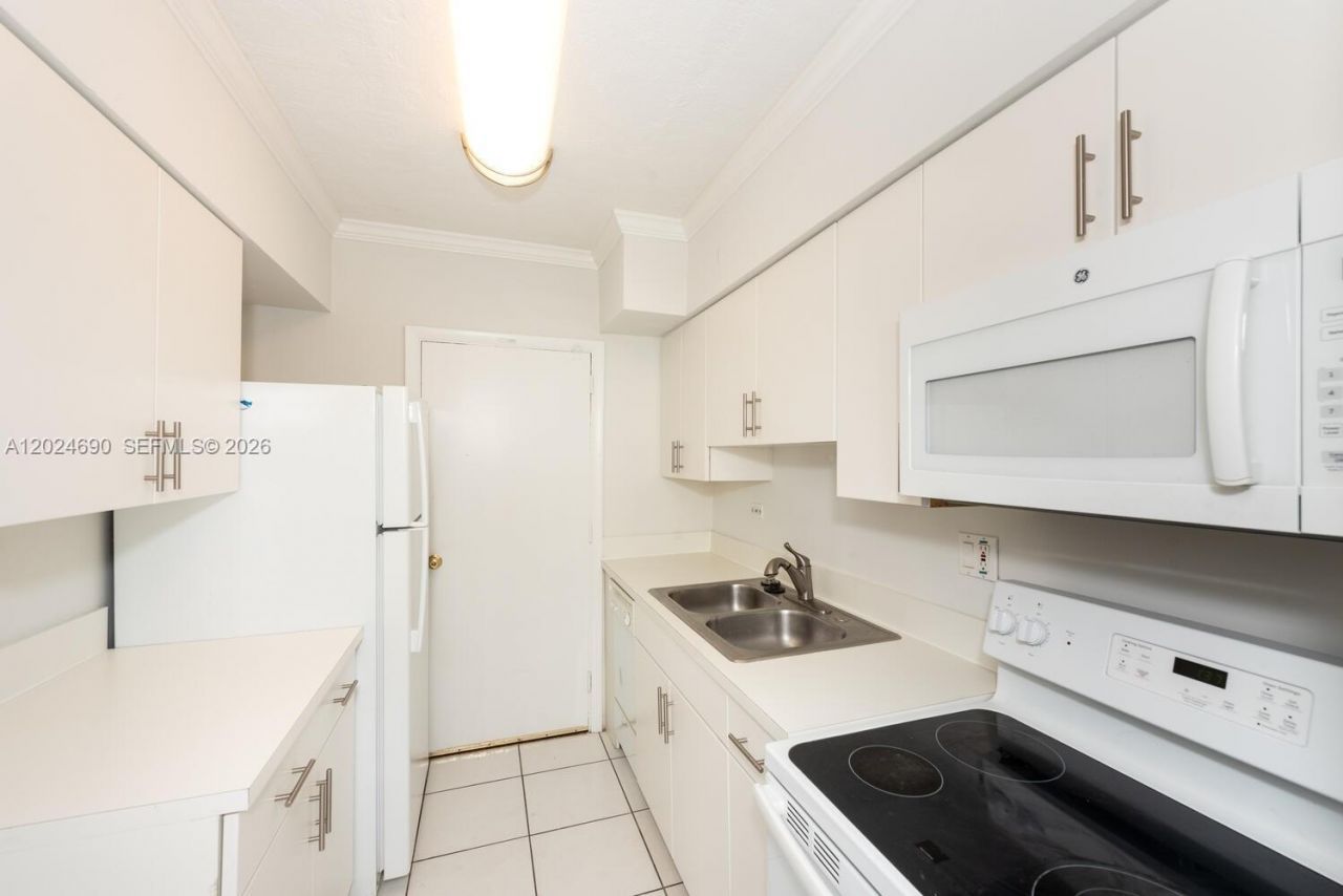 1408 Brickell Bay Dr , Unit 1116, Miami, FL 33131 Photo