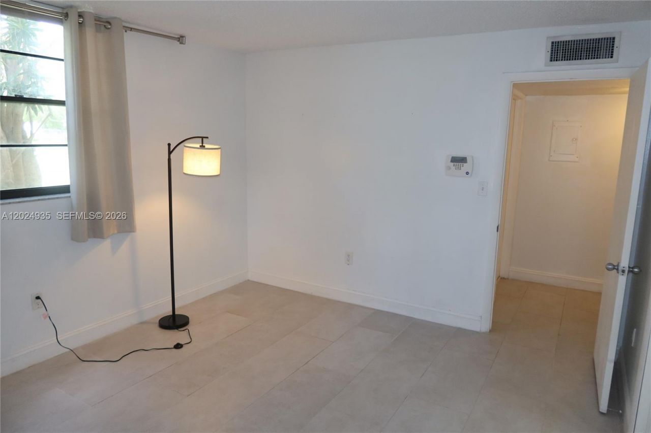 10835 SW 112th Ave , Unit 113, Miami, FL 33176 Photo