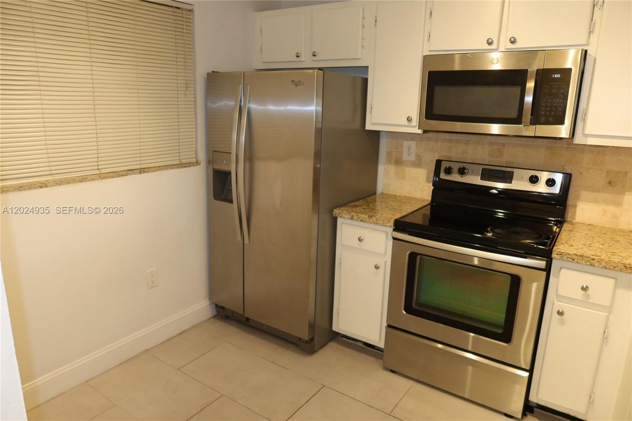 10835 SW 112th Ave , Unit 113, Miami, FL 33176 Photo