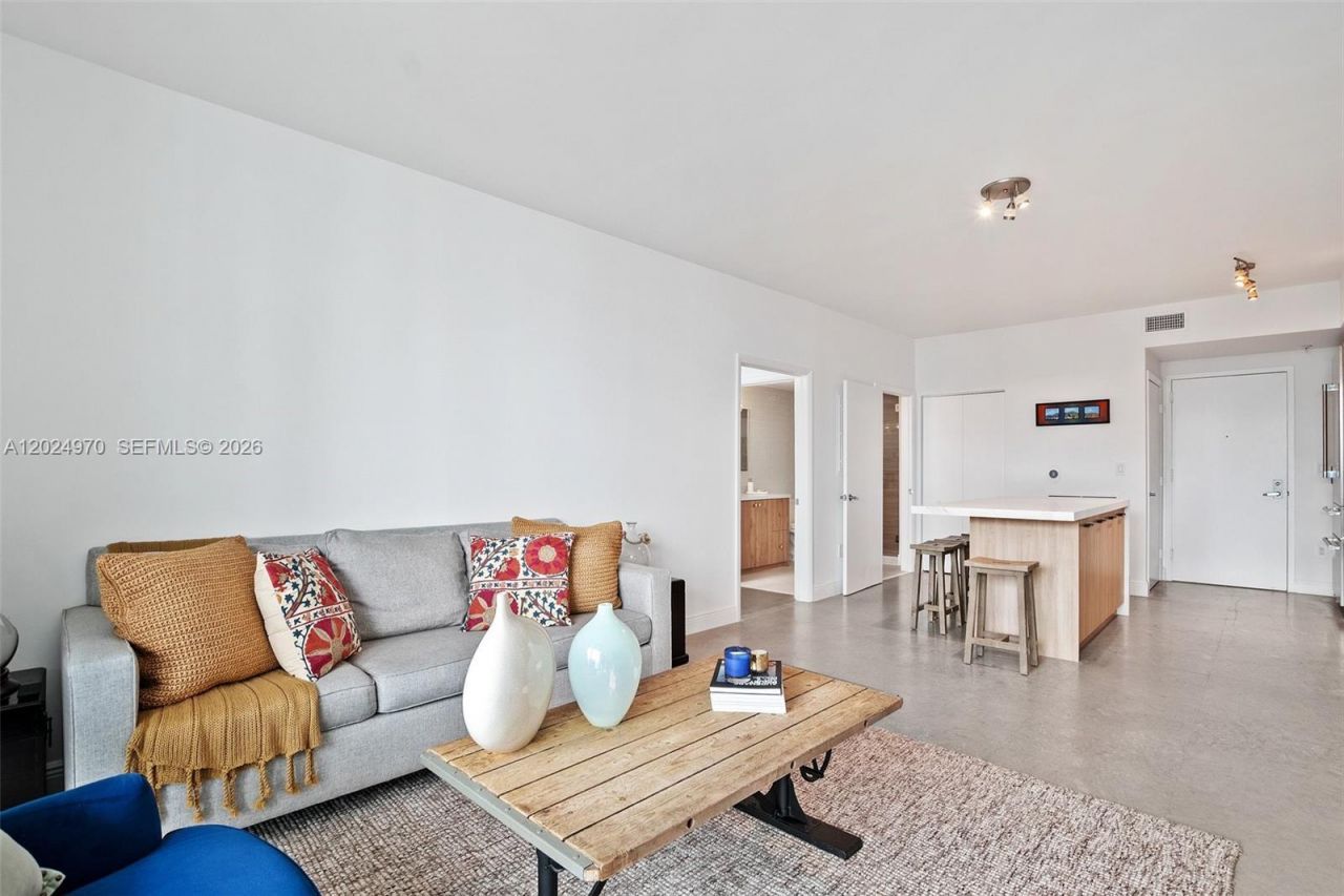 90 SW 3rd St , Unit 3810, Miami, FL 33130 Photo