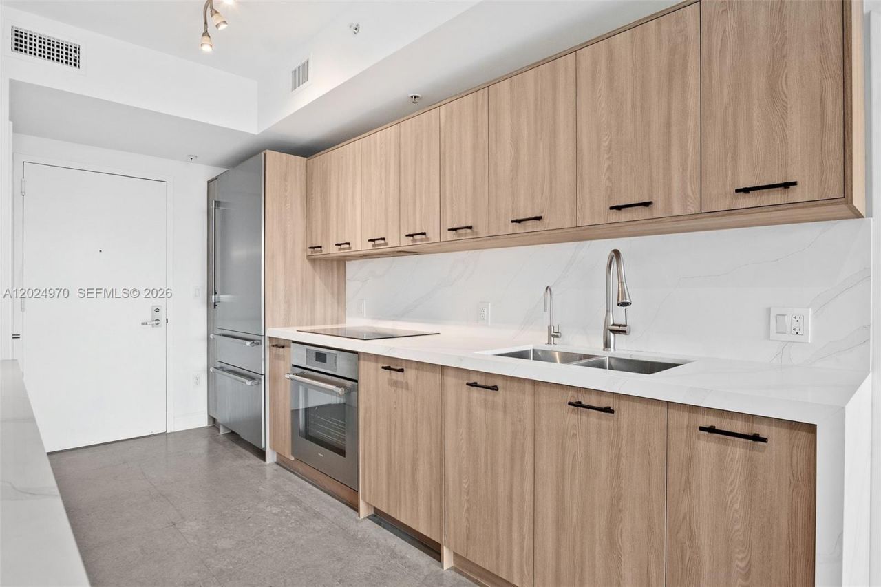 90 SW 3rd St , Unit 3810, Miami, FL 33130 Photo