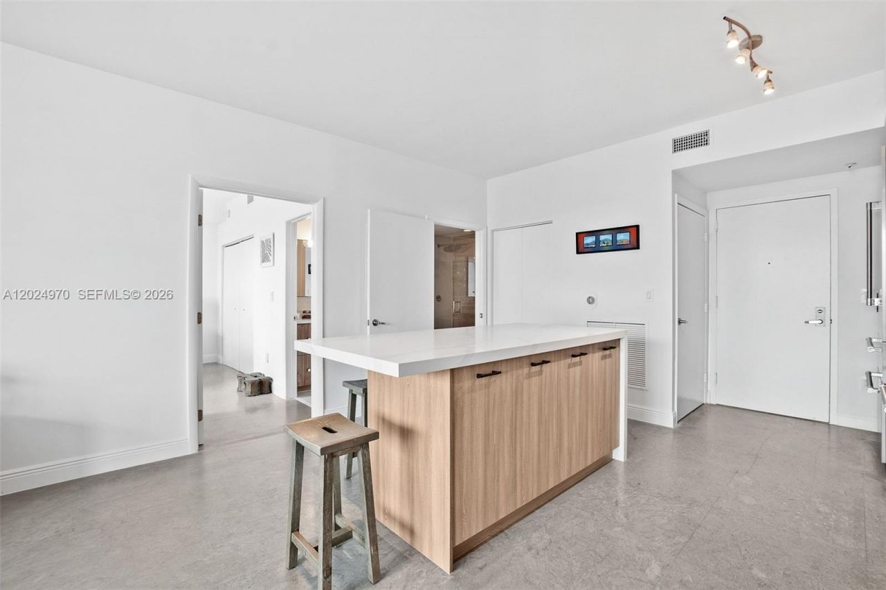 90 SW 3rd St , Unit 3810, Miami, FL 33130 Photo