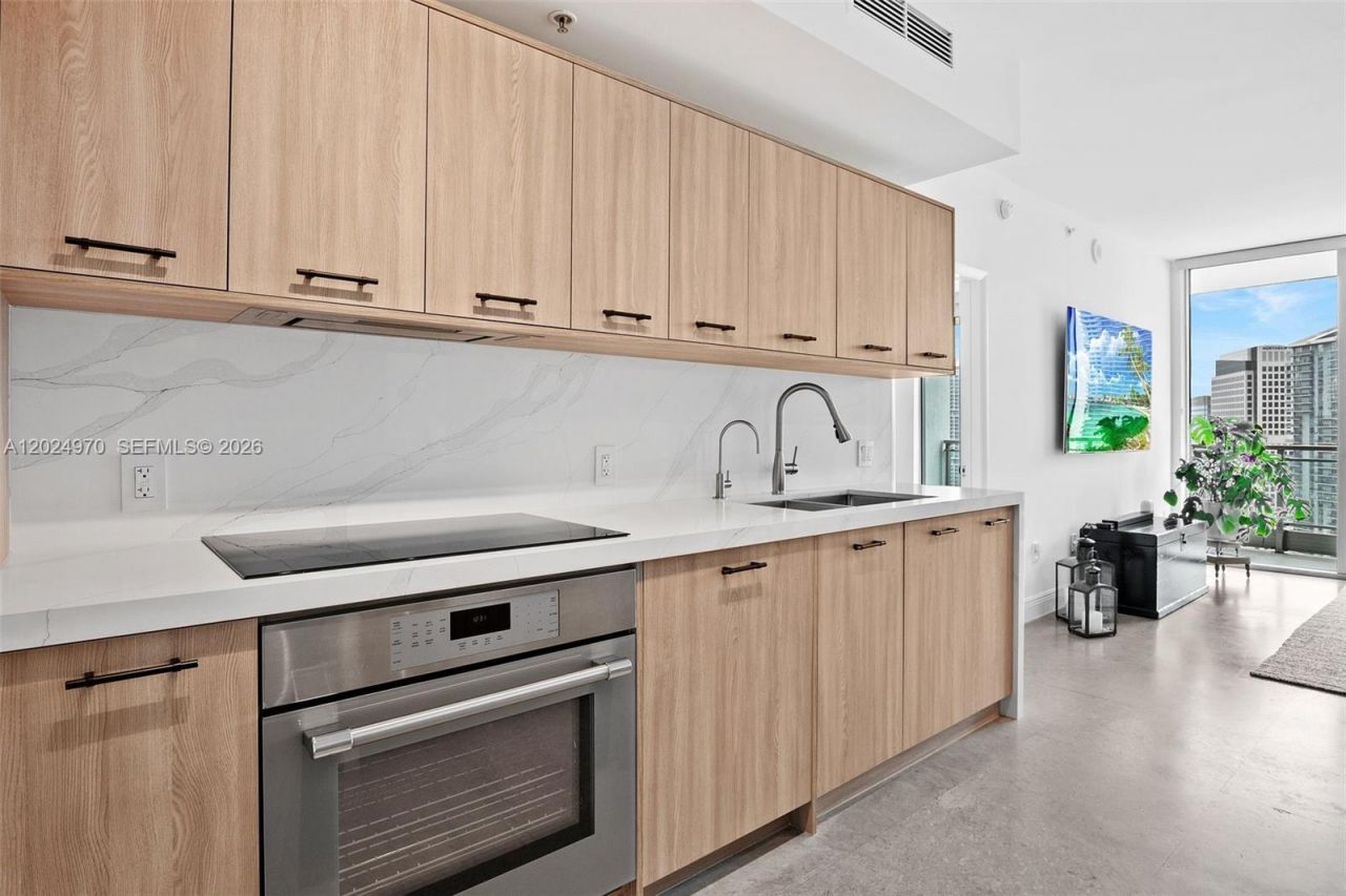 90 SW 3rd St , Unit 3810, Miami, FL 33130 Photo