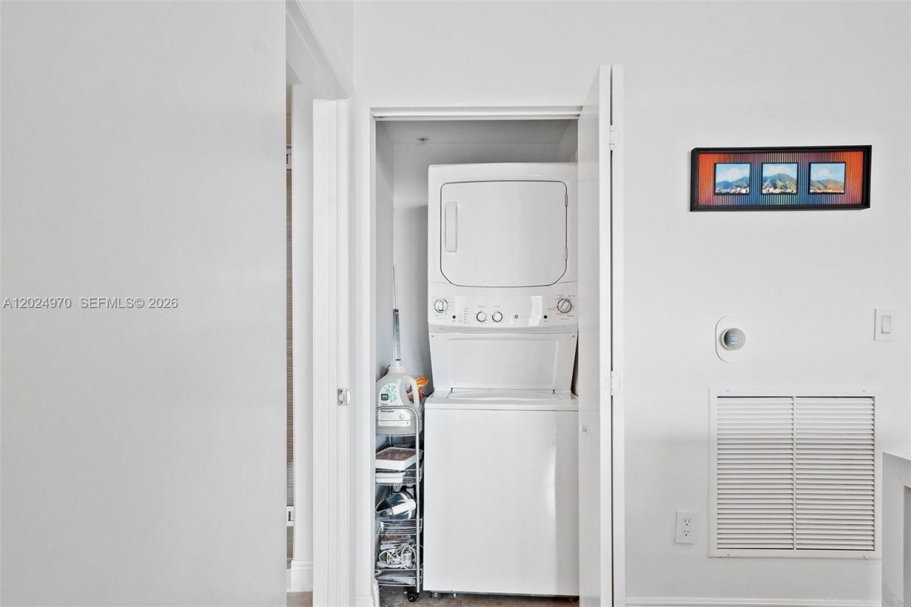 90 SW 3rd St , Unit 3810, Miami, FL 33130 Photo