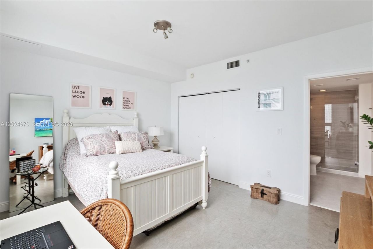 90 SW 3rd St , Unit 3810, Miami, FL 33130 Photo