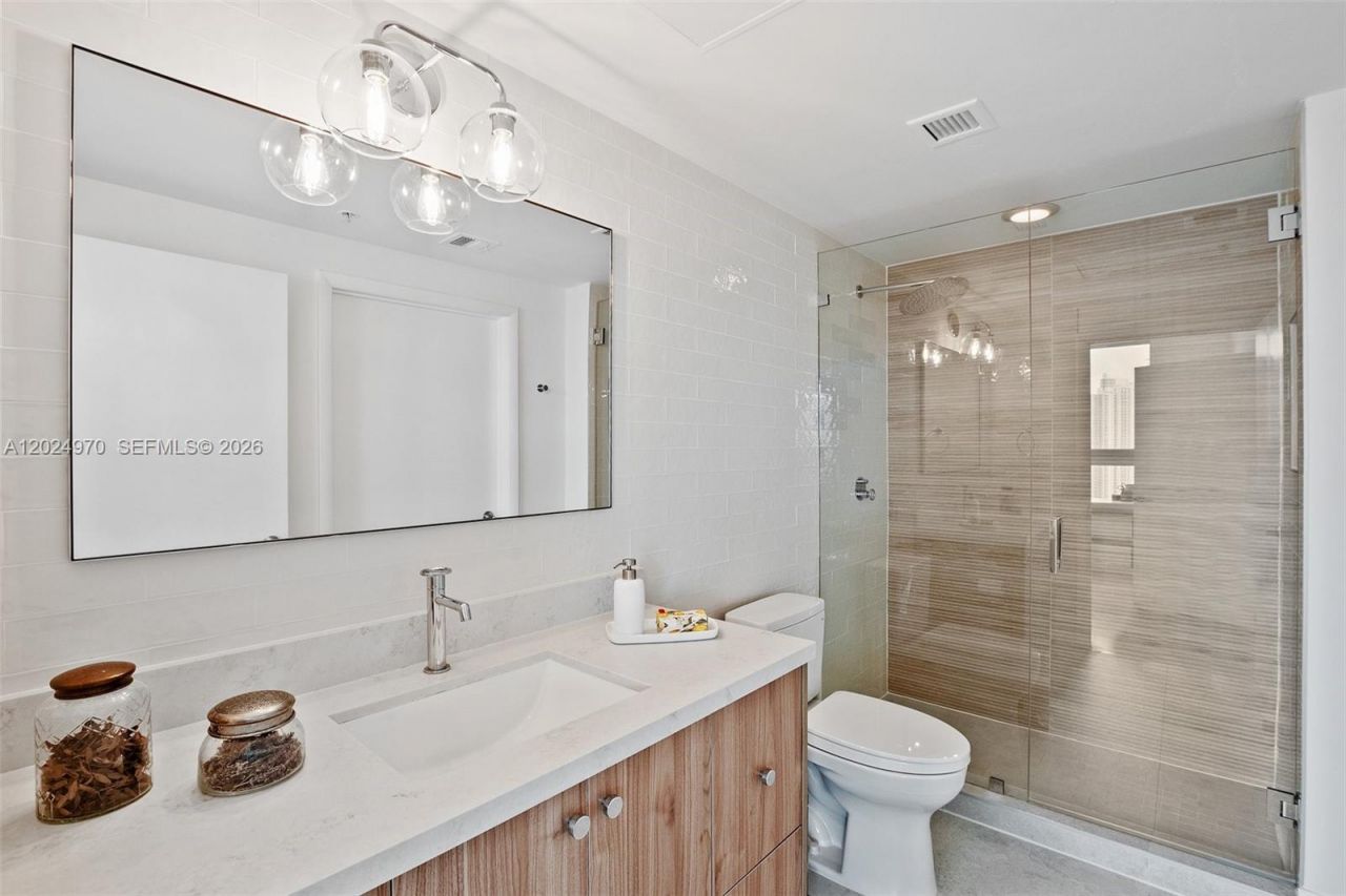 90 SW 3rd St , Unit 3810, Miami, FL 33130 Photo