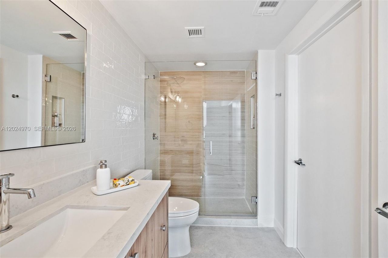 90 SW 3rd St , Unit 3810, Miami, FL 33130 Photo