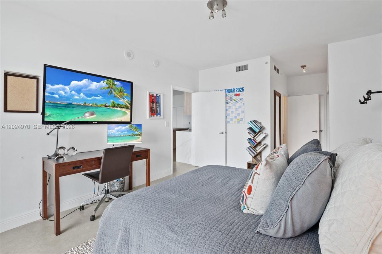 90 SW 3rd St , Unit 3810, Miami, FL 33130 Photo