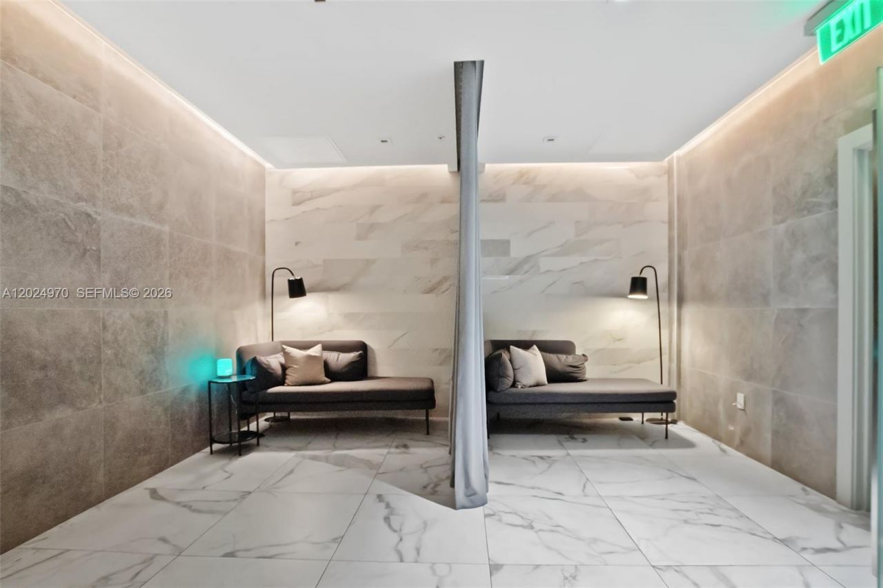 90 SW 3rd St , Unit 3810, Miami, FL 33130 Photo