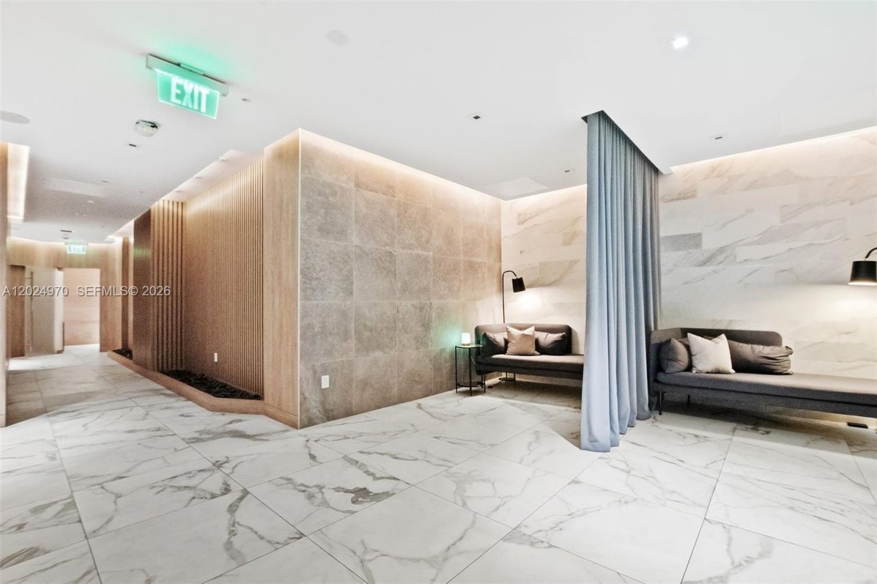 90 SW 3rd St , Unit 3810, Miami, FL 33130 Photo