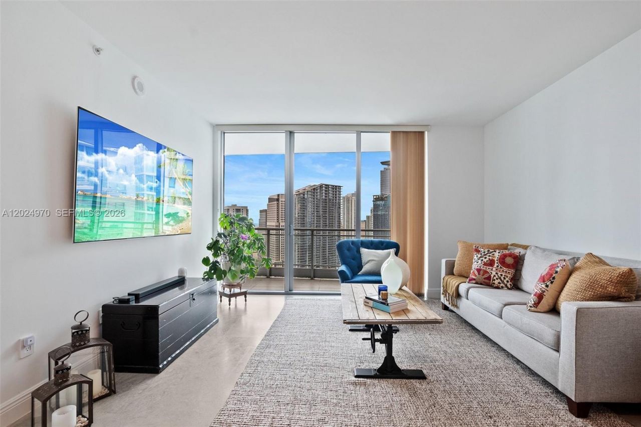 90 SW 3rd St , Unit 3810, Miami, FL 33130 Photo