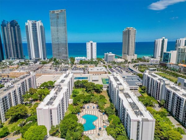 17011 N Bay Rd, Unit 417, Sunny Isles Beach, FL 33160