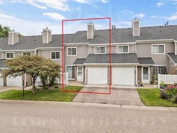 8456 Copperfield Way , Inver Grove Heights, MN 55076