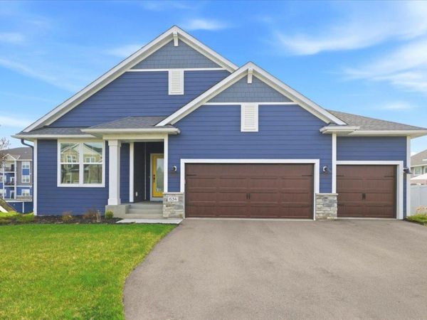 634 Elizabeth Way, Hudson, WI 54016