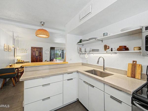 749 E MONTEBELLO Avenue, Unit 128, Phoenix, AZ 85014
